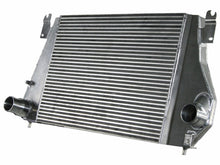 Cargar imagen en el visor de la galería, aFe Bladerunner Intercoolers I/C GM Diesel Camiones 06-10 V8-6.6L (td) LBZ/LMM