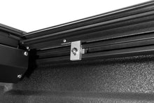Cargar imagen en el visor de la galería, Rugged Ridge Armis Retractable Locking Bed Cover 20-21 JT
