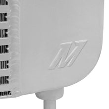 Cargar imagen en el visor de la galería, Mishimoto 06-10 Chevy 6.6L Duramax Intercooler Kit con tubos (plata)