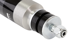 Cargar imagen en el visor de la galería, Fox 17-18 Ford F250 2.0 Perf Series Smooth Body Remote Res. Rear Shock - 4-6in Lift