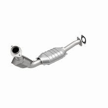 Cargar imagen en el visor de la galería, Magnaflow Conv DF 03-06 Ford Crown Victoria / 03-06 Lincoln Town Car 4.6L (California)
