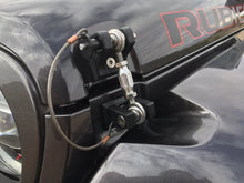 Cargar imagen en el visor de la galería, DV8 Offroad 2018+ Jeep JL Sujeciones del capó