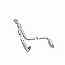 Cargar imagen en el visor de la galería, Magnaflow Conv DF 2011-2012 EXPRESS 2500 6.0L 6.0L Underbody