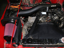 Cargar imagen en el visor de la galería, Sistema de admisión Airaid 97-02 Jeep Wrangler 2.5L CAD con tubo (aceitado/medio rojo)