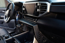 Cargar imagen en el visor de la galería, DV8 Offroad 22-23 Toyota Tundra Consola central Paneles Molle/Montaje de dispositivo