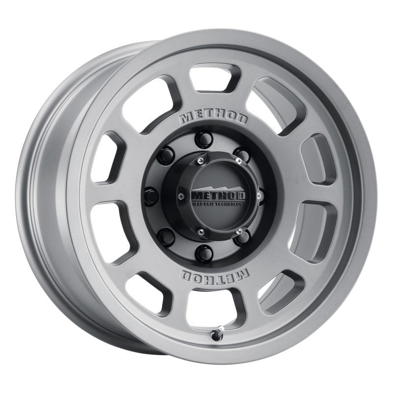 Method MR705 Rueda de titanio CB de 18 x 9 + 18 mm con desplazamiento 8 x 180 de 130,81 mm