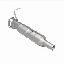Cargar imagen en el visor de la galería, MagnaFlow 09-19 Ford F53 V10 6.8L Underbody 6.8L Direct Fit Catalytic Converter