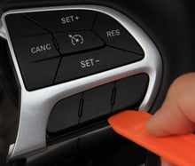 Cargar imagen en el visor de la galería, Tazer 17-21 Dodge Challenger/Charger/Durango/17-21 Jeep Grand Cherokee Aux Buttons - Type B