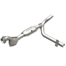 Cargar imagen en el visor de la galería, MagnaFlow Conv DF 01 Ford Trucks 4.6L