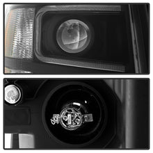 Cargar imagen en el visor de la galería, Xtune Chevy Silverado 1500/2500/3500 07-13 Projector Headlights Black PRO-JH-CS07-LED-BK