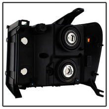 Cargar imagen en el visor de la galería, Xtune GMC Sierra 07-13 Crystal Headlights Chrome HD-JH-GSIE07-AM-C