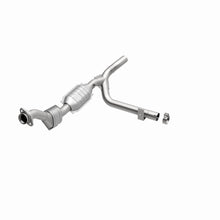 Cargar imagen en el visor de la galería, MagnaFlow Conv DF 99 Ford F-150 4.6L