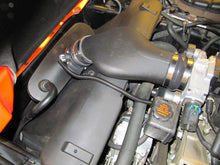 Cargar imagen en el visor de la galería, Sistema de admisión Airaid 01-04 Corvette C5 CAD con tubo (aceitado/medio rojo)
