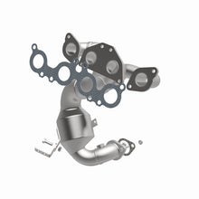 Cargar imagen en el visor de la galería, MagnaFlow Conv DF 05-11 Volvo XC90 4.4L Rear