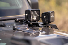 Cargar imagen en el visor de la galería, DV8 Offroad 18-22 Jeep Gladiator JT Soporte de barra de luz de capó