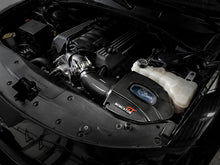 Cargar imagen en el visor de la galería, Sistema de admisión de aire aFe Momentum Black Series Carbon Fiber Pro 5R 11-19 Dodge Charger SRT8 6.4L