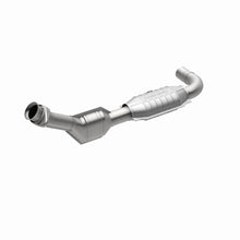 Cargar imagen en el visor de la galería, MagnaFlow Conv DF 99-00 Ford F-150 4.2L 50S