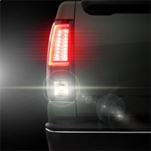 Cargar imagen en el visor de la galería, Spyder Chevy Silverado 1500/2500 03-06 Version 2 LED Tail Lights - Black ALT-YD-CS03V2-LED-BK