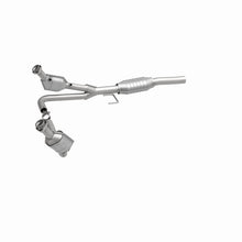 Cargar imagen en el visor de la galería, MagnaFlow Conv DF 00-03 Dodge Dakota 3.9L