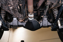Cargar imagen en el visor de la galería, Placa protectora del diferencial trasero DV8 Offroad 21-22 Ford Bronco