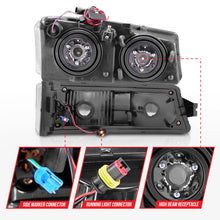 Cargar imagen en el visor de la galería, ANZO 2003-2006 Chevrolet Silverado 1500 Faros delanteros de cristal con barra de luz y carcasa cromada