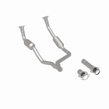 Cargar imagen en el visor de la galería, MagnaFlow Conv Direct Fit 90-93 Land Rover Range Rover 3.9L V8