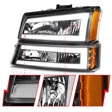 Cargar imagen en el visor de la galería, ANZO 2003-2006 Chevrolet Silverado 1500 Faros delanteros de cristal con barra de luz, carcasa negra