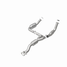 Cargar imagen en el visor de la galería, Magnaflow Conv DF 2011-2012 EXPRESS 2500 6.0L 6.0L Underbody