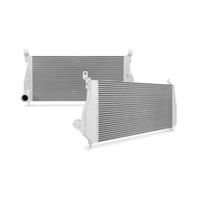 Cargar imagen en el visor de la galería, Mishimoto 01-05 Chevrolet 6.6L Duramax Intercooler (Plata)