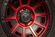 Cargar imagen en el visor de la galería, ICON Victory 17x8.5 5x5 -6mm Offset 4.5in BS Negro satinado con rueda de tinte rojo