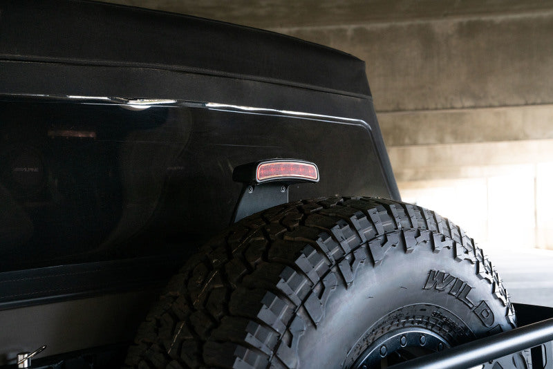 DV8 21-22 Ford Bronco Soporte de extensión de tercera luz de freno