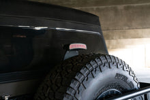 Cargar imagen en el visor de la galería, DV8 21-22 Ford Bronco Soporte de extensión de tercera luz de freno