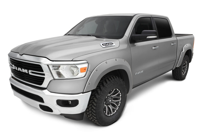 Bushwacker 20-22 Ram 1500 (Excl. Rebel/TRX) OE estilo bengalas 4 piezas - Billet plateado metálico