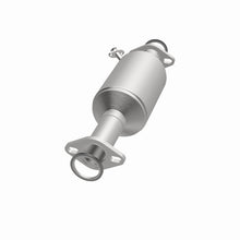 Cargar imagen en el visor de la galería, MagnaFlow Conv DF 81-83 Toyota Pick Up 2.4L