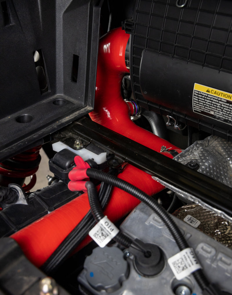 Mishimoto 2016+ Polaris RZR XP Turbo Tubo en J de admisión de silicona - Negro