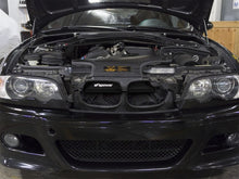 Cargar imagen en el visor de la galería, Admisiones aFe MagnumFORCE Cucharas AIS BMW Serie 3/ M3 (E46) 01-06 L6 - Negras