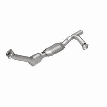 Cargar imagen en el visor de la galería, MagnaFlow Conv DF 99-00 Ford Trucks 5.4L