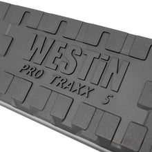 Cargar imagen en el visor de la galería, Westin 19-22 RAM 1500 Quad Cab Cama de 6.5 pies (Excl. Classic) PRO TRAXX 5 Barras de paso Nerf ovaladas W2W - Negro