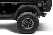Cargar imagen en el visor de la galería, Bushwacker Trail Armor Kit de eliminación de guardabarros 18-21 Jeep Wrangler JL 2DR/4DR