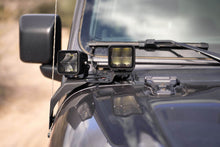 Cargar imagen en el visor de la galería, DV8 Offroad 18-22 Jeep Gladiator JT Soporte de barra de luz de capó