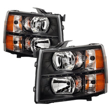 Cargar imagen en el visor de la galería, Xtune Chevy Silverado 07-13 Crystal Headlights w/ LED Black HD-JH-CS07-LED-BK