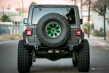Cargar imagen en el visor de la galería, DV8 Offroad 07-21 Jeep Wrangler (JK/JL) Enganche atornillable con luces