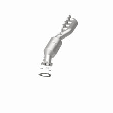 Cargar imagen en el visor de la galería, MagnaFlow Conv DF 02-04 VW Passat 4.0L