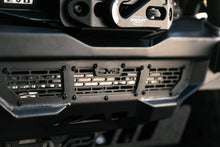 Cargar imagen en el visor de la galería, Parachoques delantero DV8 Offroad 18-23 Wrangler JL/Gladiator JT Spec Series