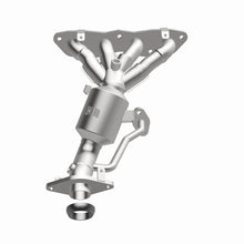 Cargar imagen en el visor de la galería, MagnaFlow OEM Grade 12-17 Toyota Prius C Federal / EPA Compliant Manifold Catalytic Converter
