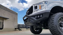 Cargar imagen en el visor de la galería, Road Armor 18-20 Ford F150 SPARTAN Parachoques delantero atornillado Pre-Runner Guard - Tex Blk