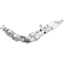 Cargar imagen en el visor de la galería, MagnaFlow Conv DF 06-08 VW Passat 3.6L