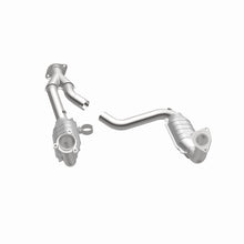 Cargar imagen en el visor de la galería, MagnaFlow Conv DF 03-06 Chevy SSR 5.3/6.0