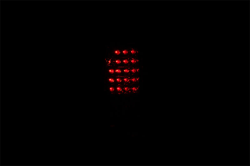 ANZO 1999-2007 Chevrolet Silverado 1500 luces traseras LED rojo/transparente