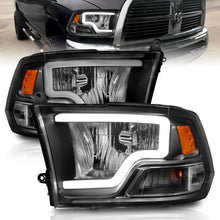 Cargar imagen en el visor de la galería, ANZO 2009-2018 Dodge Ram 1500 Faros delanteros de cristal con barra de luz, carcasa negra